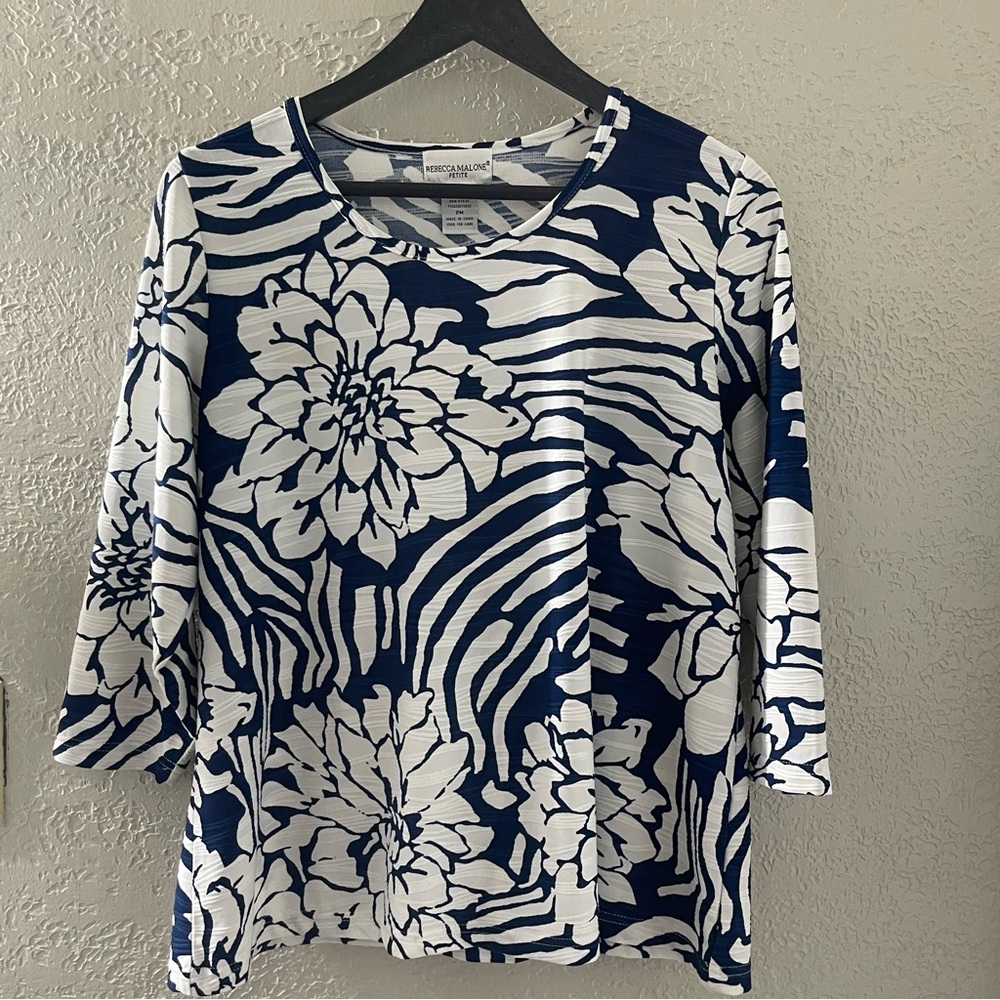 Rebecca Malone Women's Petite Blue and White Floral Blouse Size Medium